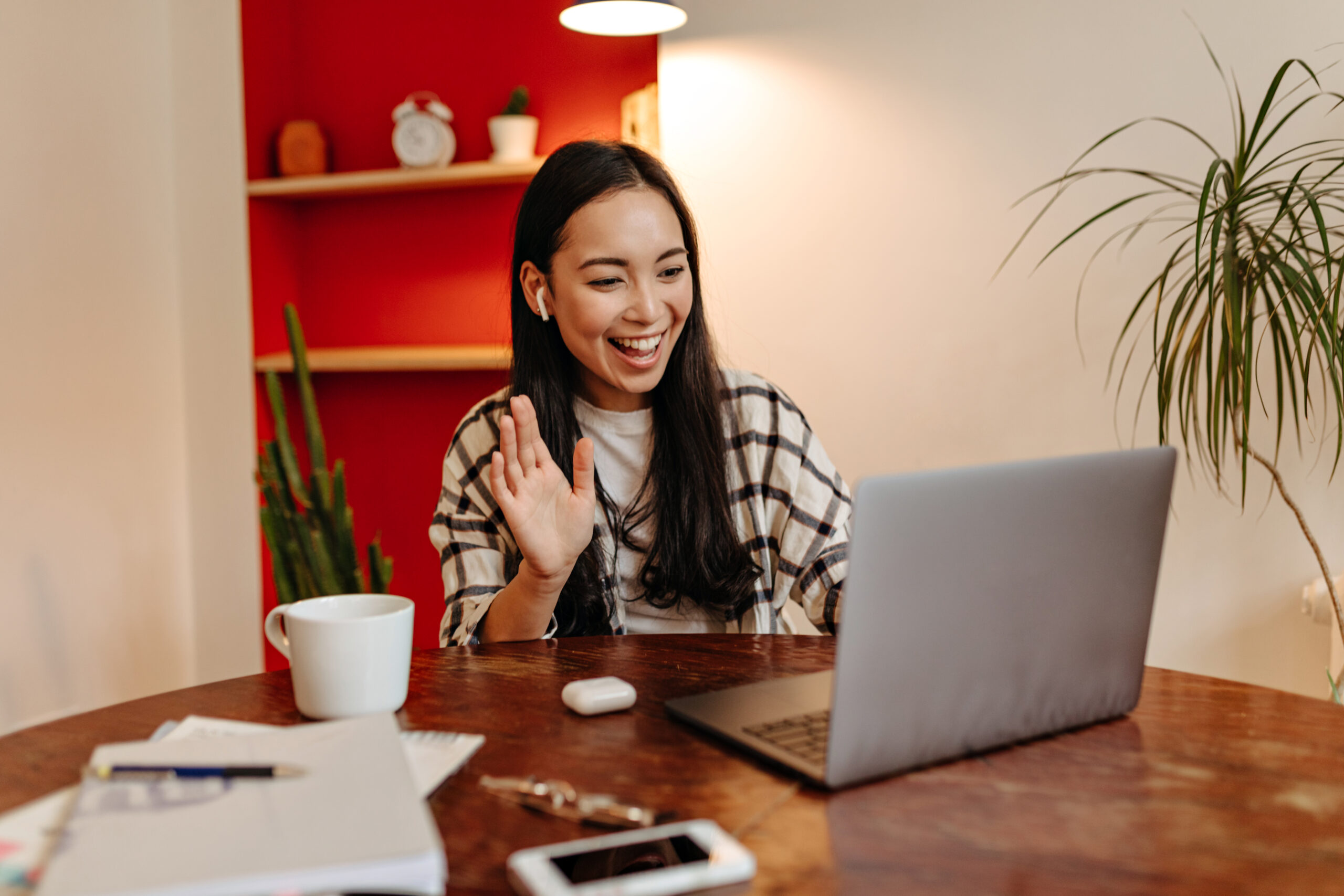 woman getting inspiration from best LinkedIn pages