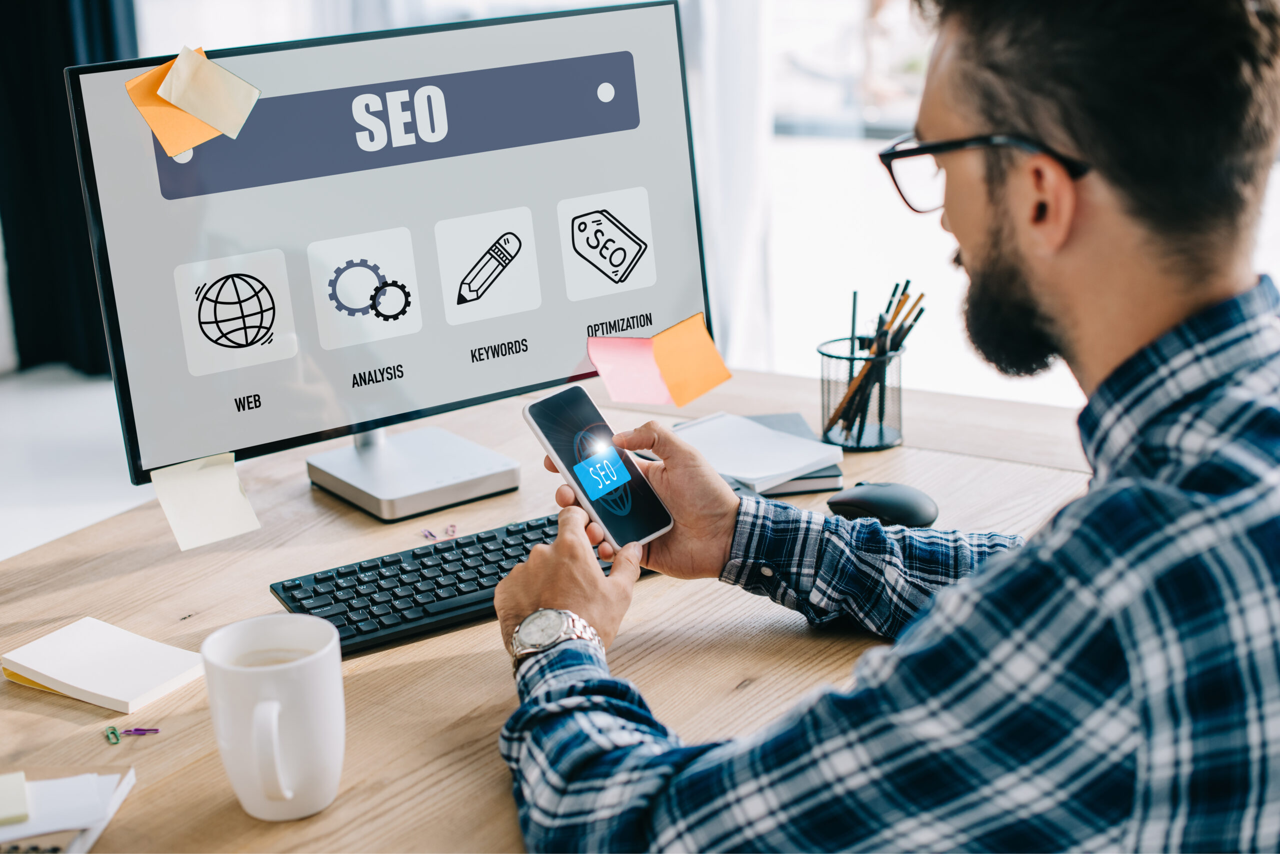 a digital marketing expert comparing seo and sco