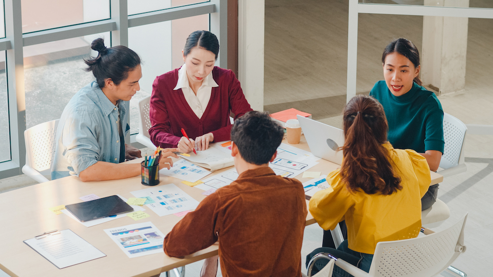 marketing team dealing with challenges faced on the xiaohongshu app