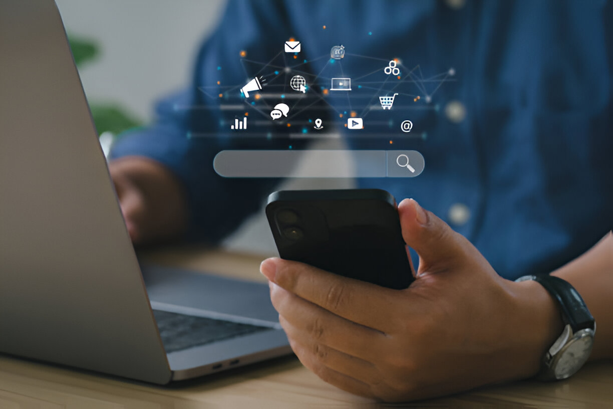 digital marketer working on content to rank in people also ask boxes
