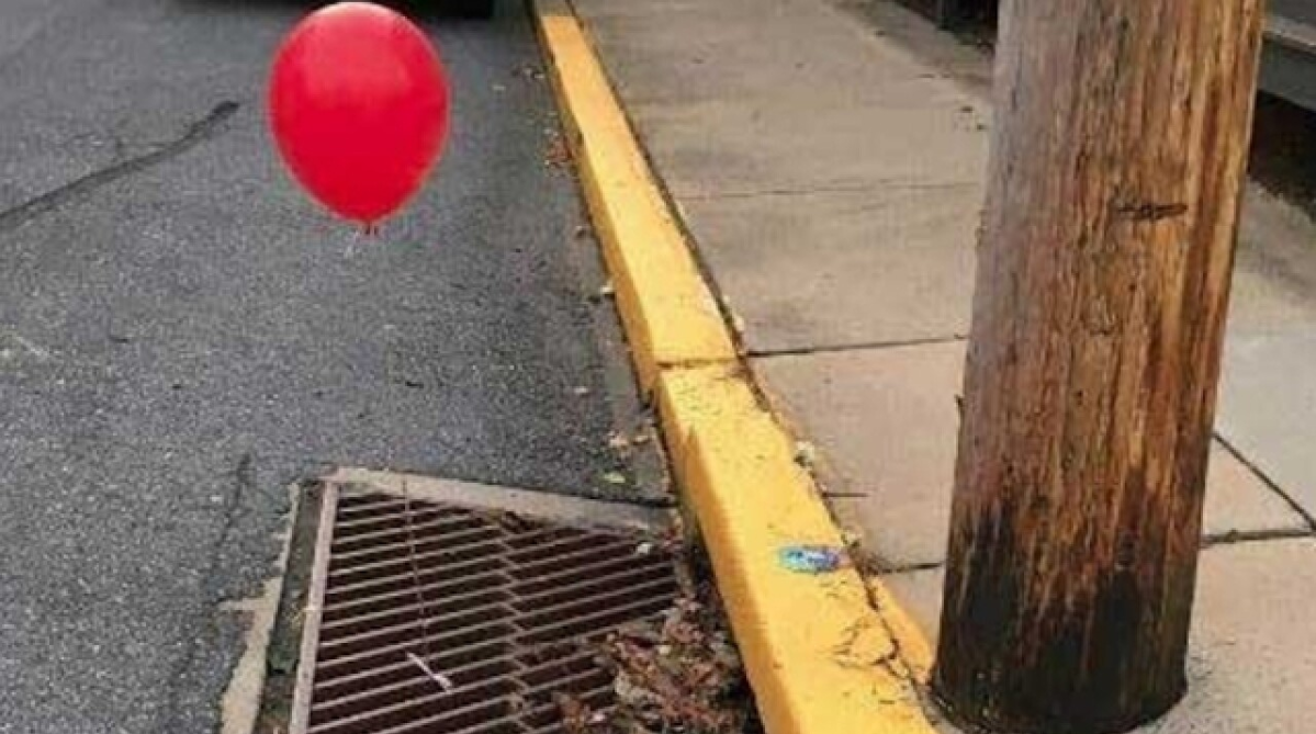 It movie’s red balloon sewer stunt